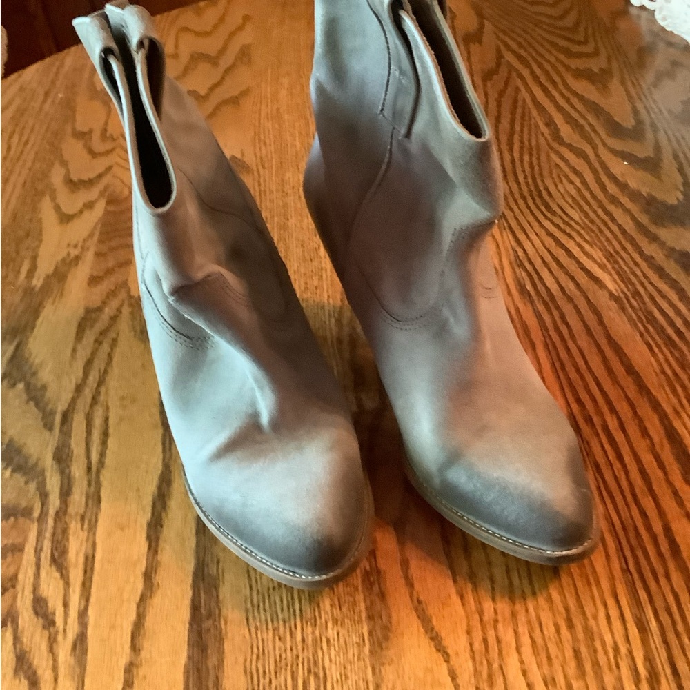 Stylish Gray Women's Ankle Boots